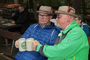 Letzter Ausschank unter Herbstlaub – Kellerabschluss am 08. Oktober