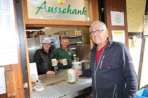 Letzter Ausschank unter Herbstlaub – Kellerabschluss am 08. Oktober